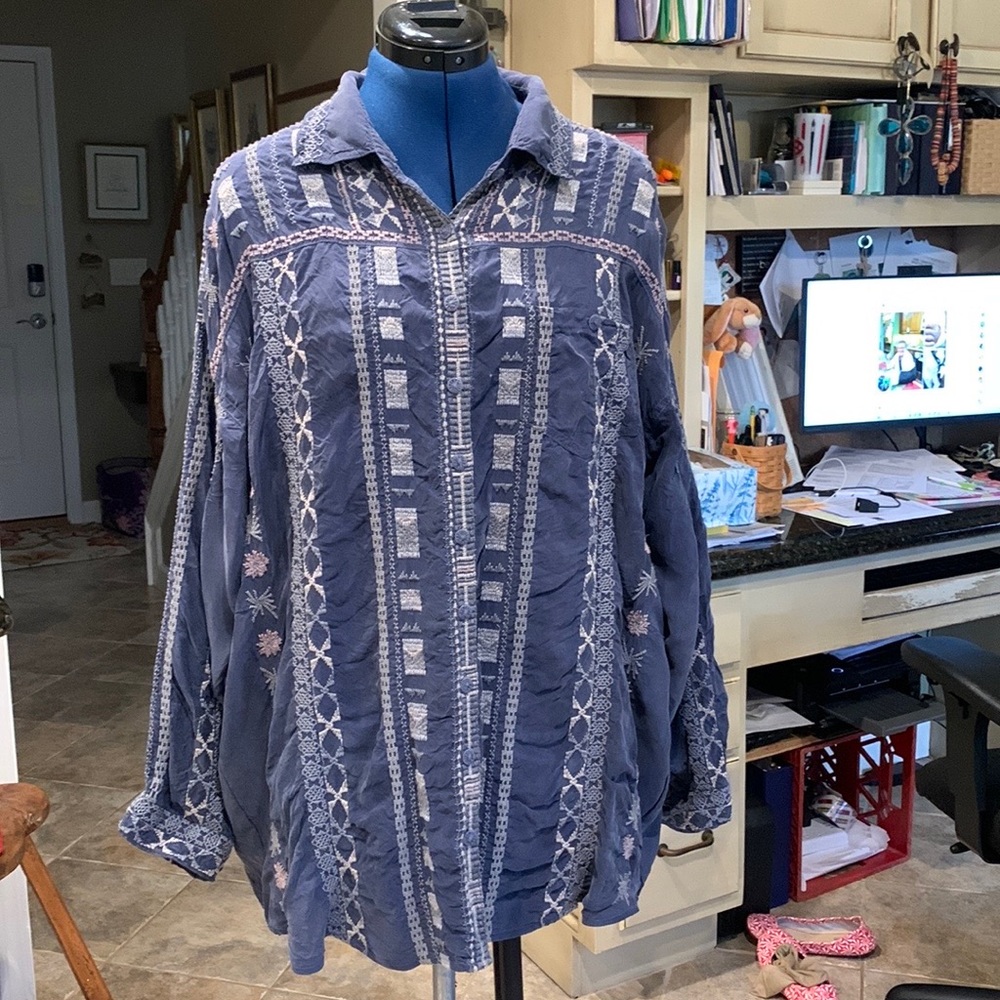 Johnny Was blue/grey emroidered tunic blouse L/XL